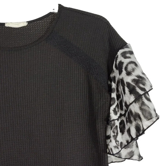 Blue Brand Black Thermal Waffle Knit Top Women Size L Flutter Animal Print Slv - Picture 2 of 4